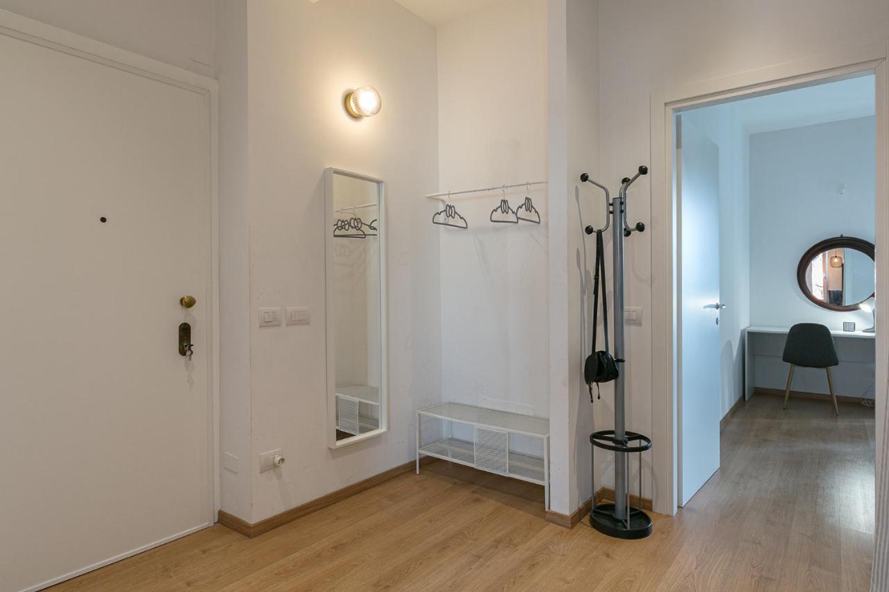 Max'S House Apartment Милано Екстериор снимка